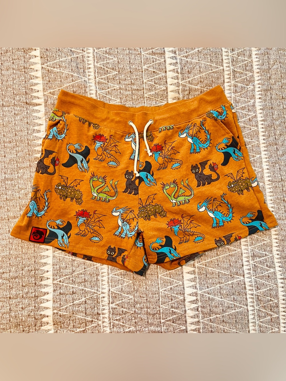 Isle of Berk Dragon Shorts L Universal Epic Universe Park Exclusive